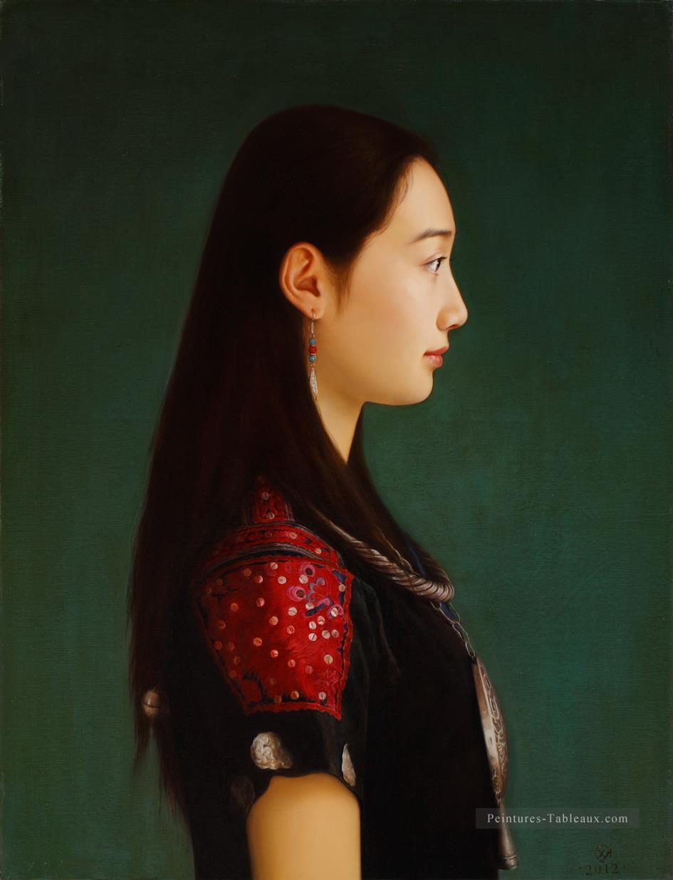 femme de nationalité Miao Chinoise Peintures à l'huile